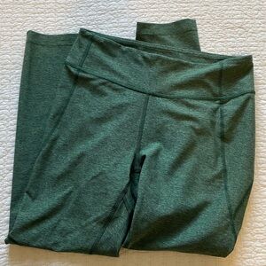Outdoor Voices OV 3/4 Leggings in Hunter Green